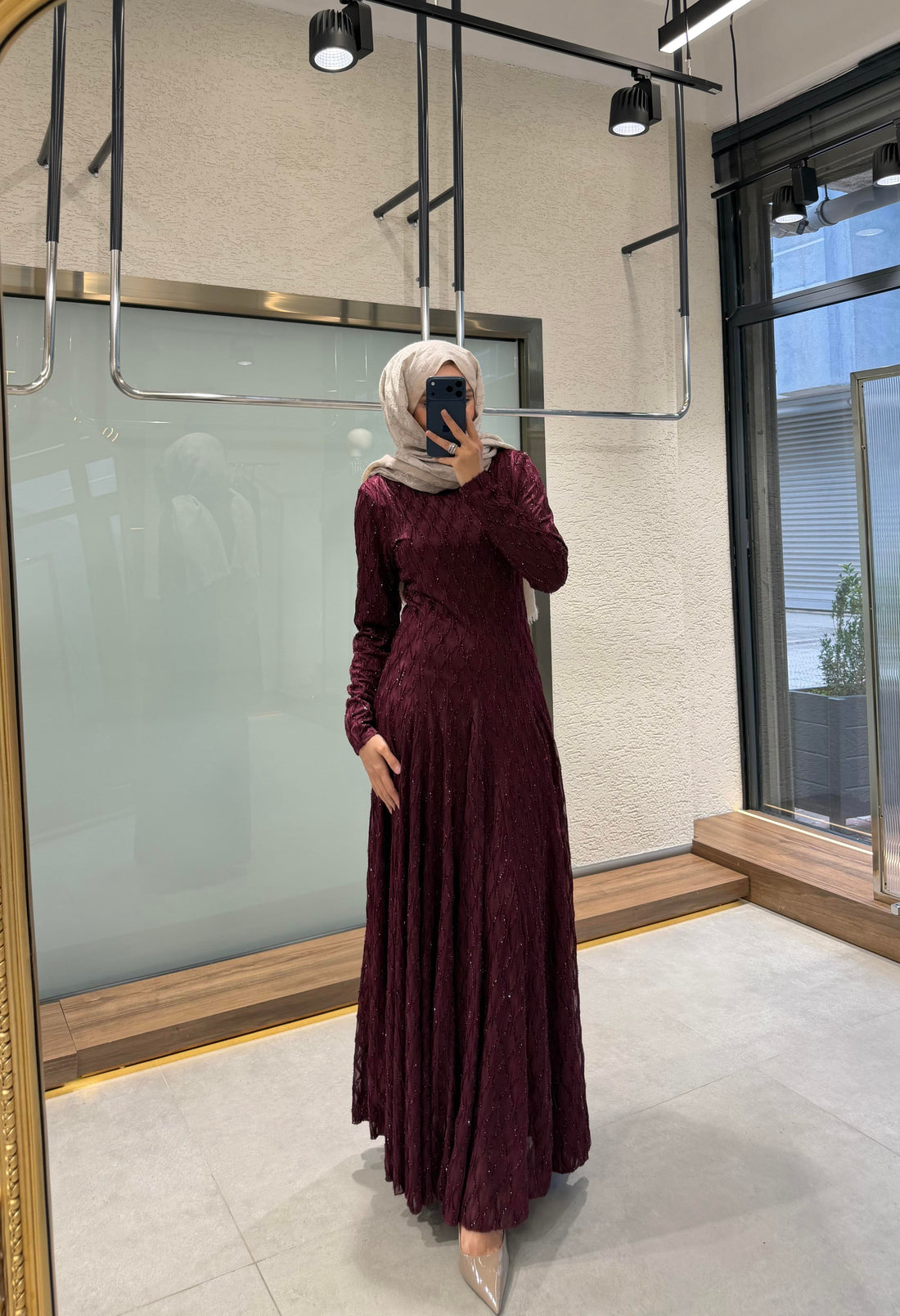 Shimmer Elegant Evening Dress – Burgundy