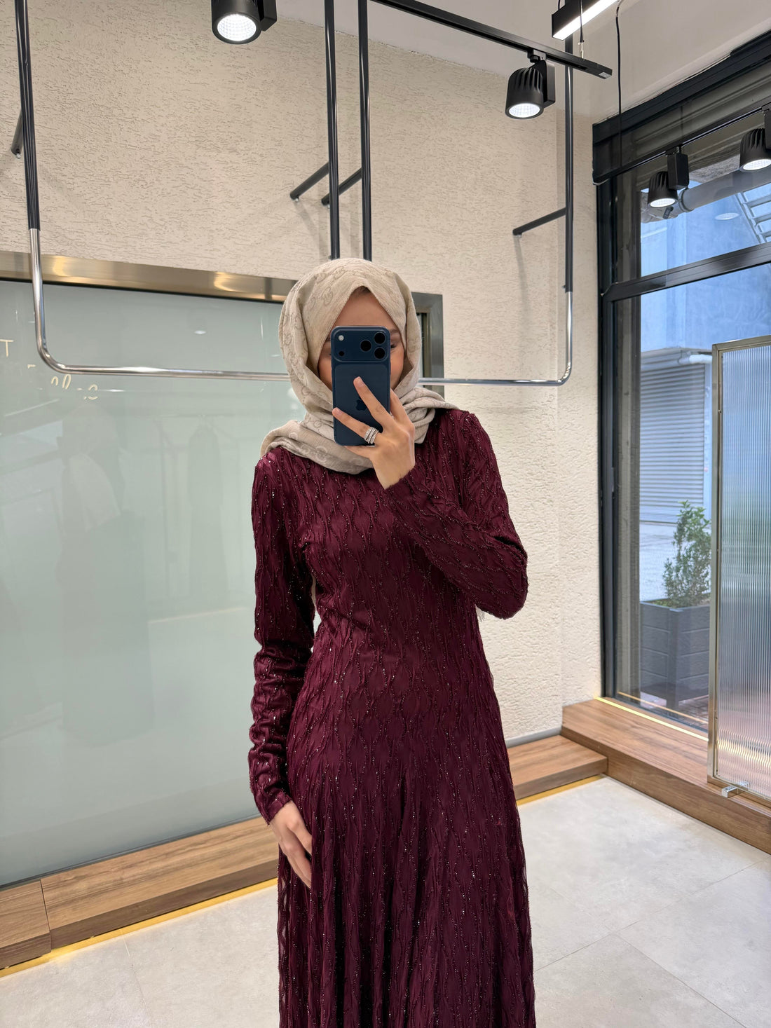 Shimmer Elegant Evening Dress – Burgundy