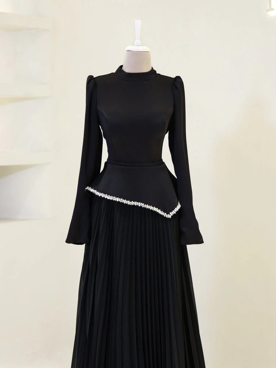 Elegant Beaded Maxi Evening Gown - Black