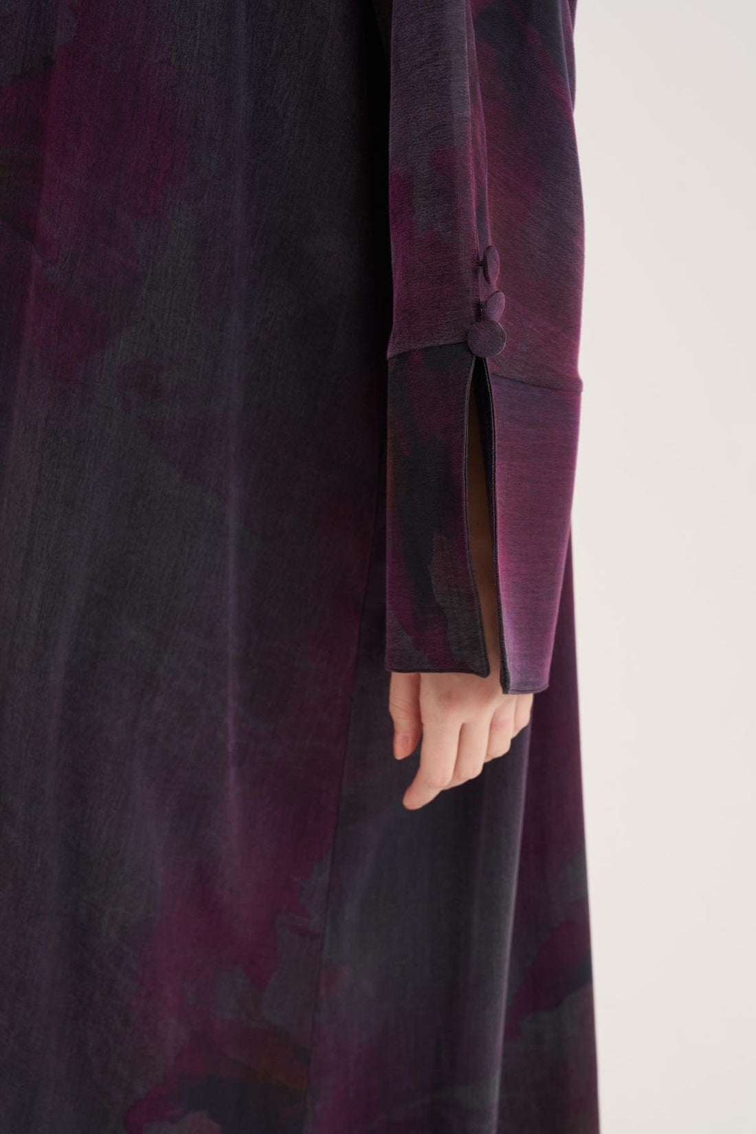 Cupro Modal Open Abaya with Iridescent Purple Print & Matching Scarf